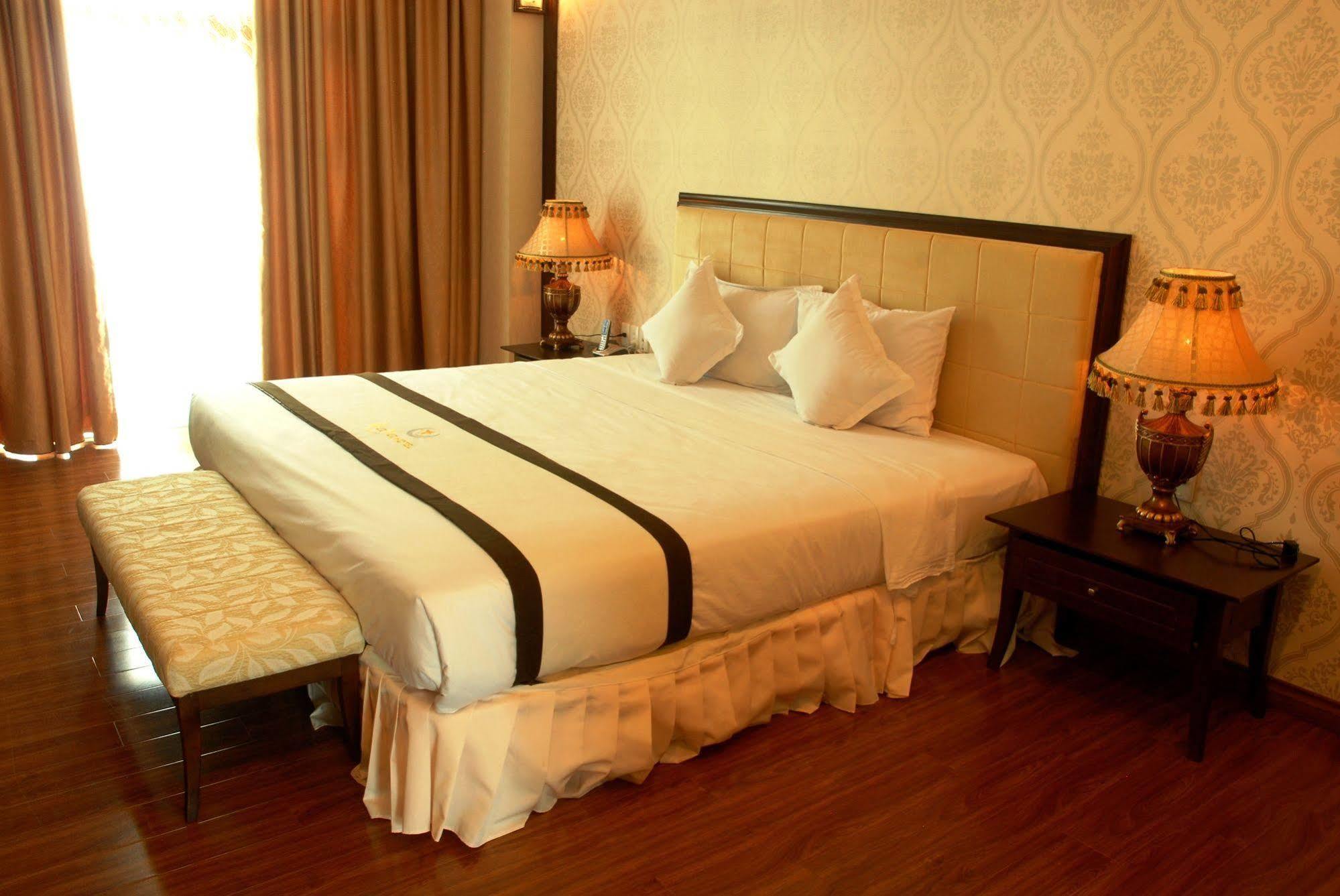Kaya Hotel Tuy Hoa Exterior photo