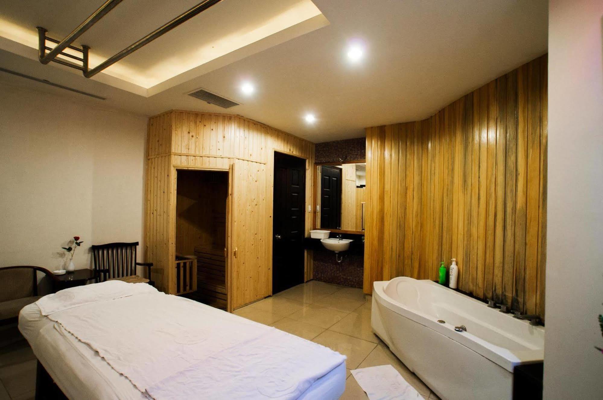 Kaya Hotel Tuy Hoa Exterior photo